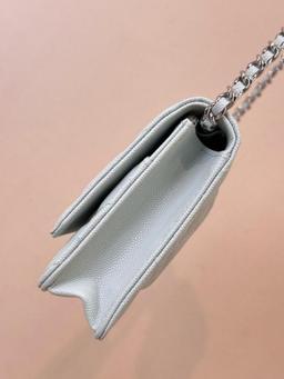 CHANEL – 8