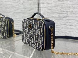 Dior – 4